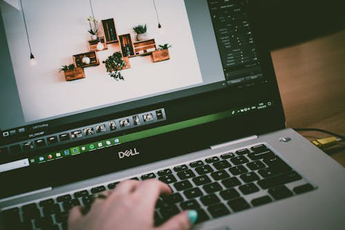 如何评估虚拟资产的市场价值与流动性？