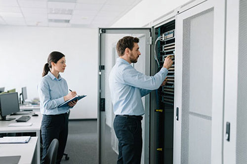 如何处理智能合约中意外情况或异常错误？