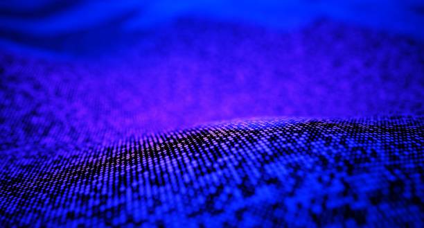 如何通过智能合约实现实时监测数据的自动处理？