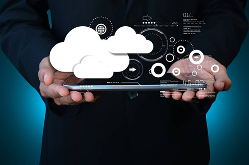 DAO(去中心化自治组织)是如何利用智能合约的？